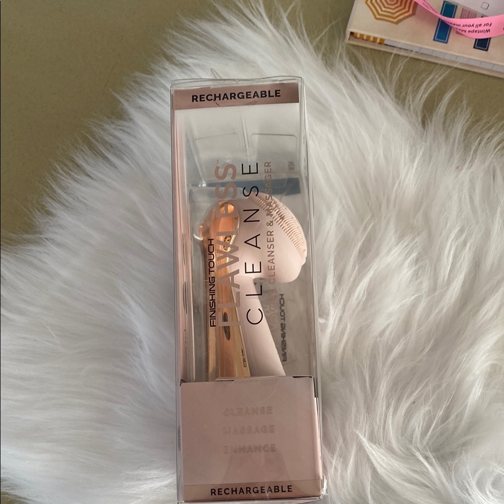 New in the box Finishing Touch Flawless Cleanse Facial Cleanser - Picture 4 of 9